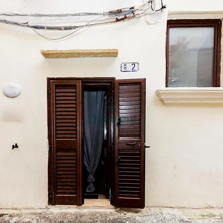 Casa Di Levante - غالّيبولي